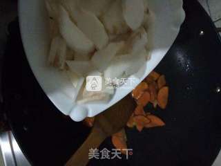 黄金白玉嘎嘣脆~山药炒胡萝卜的做法步骤:4