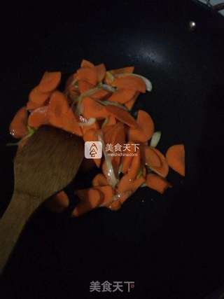 黄金白玉嘎嘣脆~山药炒胡萝卜的做法步骤:3