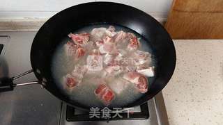 糖醋排骨的做法步骤:2
