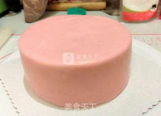 Kitty翻糖蛋糕的做法步骤:3