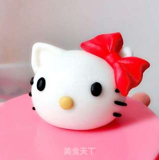 Kitty翻糖蛋糕的做法步骤:7