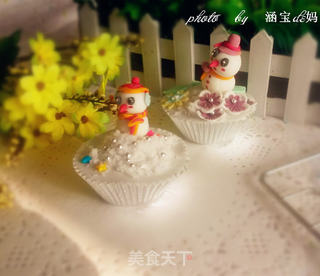 雪人翻糖杯子蛋糕的做法步骤:13