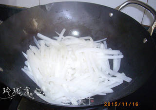 鱼腩焖萝卜的做法步骤:5
