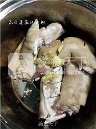 花生莲藕炖猪脚的做法步骤:4