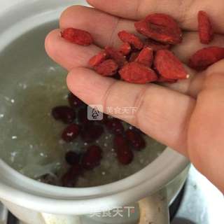 红枣银耳汤的做法步骤:6
