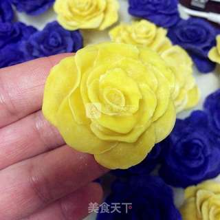 翻糖玫瑰花蛋糕的做法步骤:8
