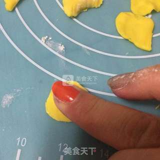 翻糖玫瑰花蛋糕的做法步骤:3
