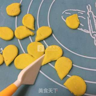 翻糖玫瑰花蛋糕的做法步骤:2