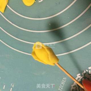 翻糖玫瑰花蛋糕的做法步骤:5