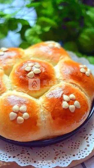 超柔软杏仁餐包的做法步骤:7