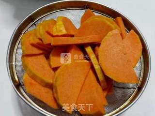 南瓜面包的做法步骤:2