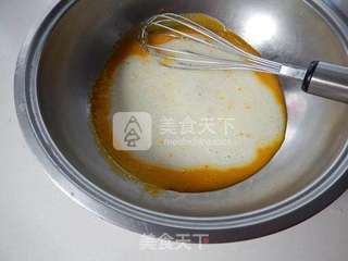 黑芝麻戚风蛋糕的做法步骤:2