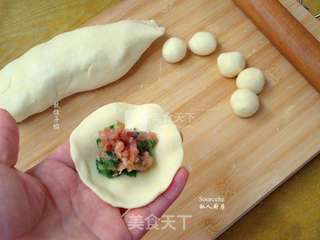 玉米面猪肉蒸饺的做法步骤:4