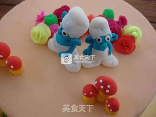 蓝精灵翻糖蛋糕的做法步骤:23