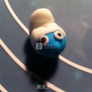 蓝精灵翻糖蛋糕的做法步骤:10
