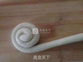 奶香蜗牛卷的做法步骤:5