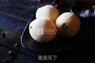 鲜奶炖桂花梨的做法步骤:2