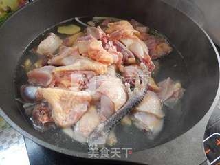 党参老鸡汤的做法步骤:4