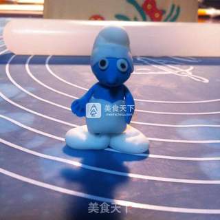 蓝精灵翻糖蛋糕的做法步骤:16