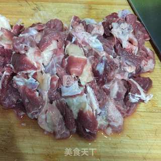 萝卜炖牛肉的做法步骤:2