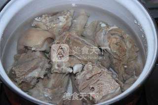 萝卜羊骨汤的做法步骤:3