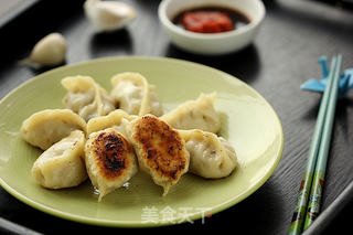 香菇煎饺的做法步骤:13