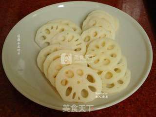 莲藕香菇鲜鸡汤的做法步骤:2