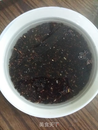 照烧鸡腿墨米饭的做法步骤:2
