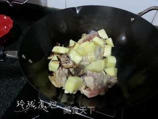 电饭煲版--土豆焖鸡饭的做法步骤:4