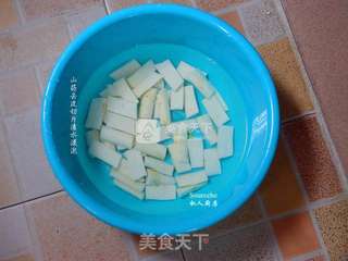 莲藕香菇鲜鸡汤的做法步骤:3