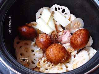 莲藕香菇鲜鸡汤的做法步骤:4