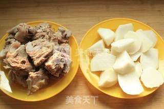 萝卜羊骨汤的做法步骤:2