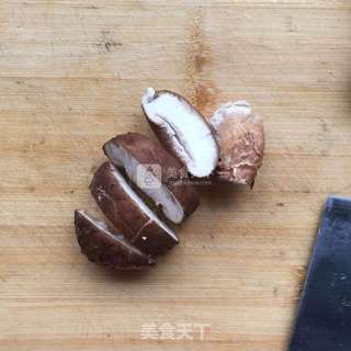 素炒香菇的做法步骤:2