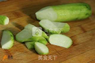 蛤蜊丝瓜汤的做法步骤:2
