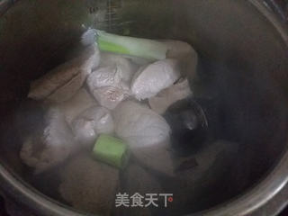 自制猪肉松的做法步骤:3