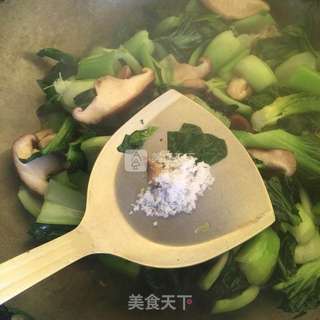 双菇炒青菜的做法步骤：4