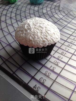 翻糖纸杯蛋糕的做法步骤：4