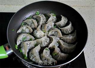 早餐来一锅香脆的生煎饺子的做法步骤:7