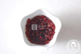蔓越莓乳酪戚风的做法步骤:2
