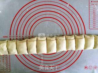 香肠花卷的做法步骤:10