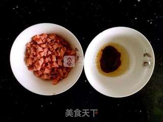香肠花卷的做法步骤:2