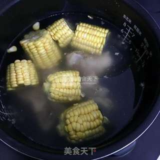营养玉米排骨汤的做法步骤:5