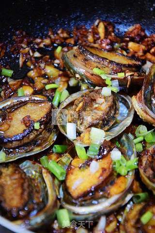 简单几步做出鲜美入味的【生煎蒜香鲍鱼】的做法步骤：11