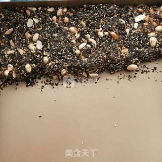 芝麻花生糖的做法步骤：8
