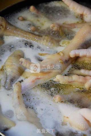 好吃到狂舔手指的【虎皮凤爪】的做法步骤:2