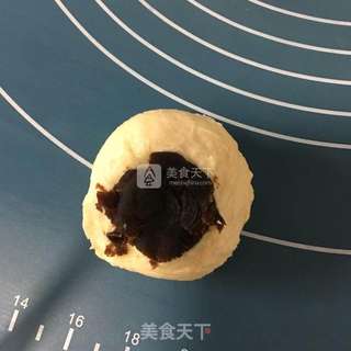南瓜豆沙花朵包的做法步骤:3