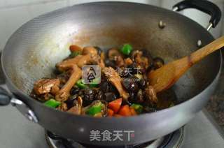 胡萝卜香菇炖鸡的做法步骤:10