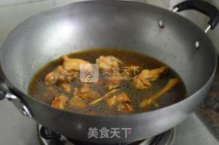 胡萝卜香菇炖鸡的做法步骤:7