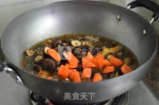 胡萝卜香菇炖鸡的做法步骤:8