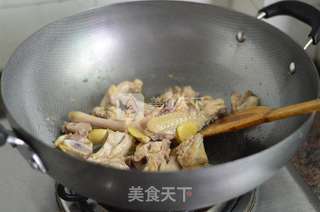 胡萝卜香菇炖鸡的做法步骤:5